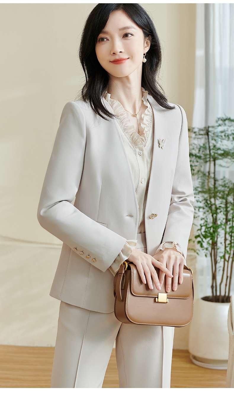 フォーマルスーツ エレガントオフホワイトレディーススーツセット