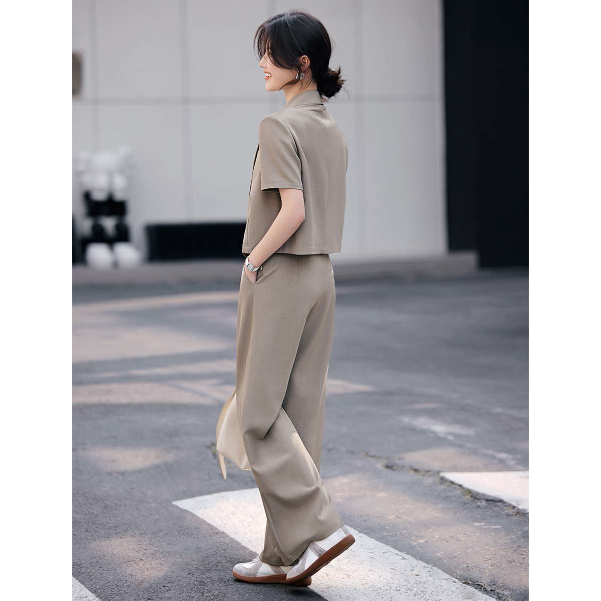 フォーマルスーツ 女性用半袖ワイドパンツスーツセット