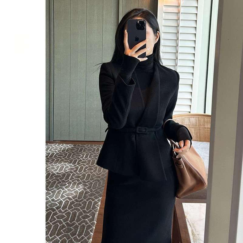 フォーマルスーツ エレガントベルト付きスーツ