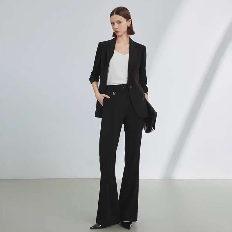 フォーマルスーツ エレガントビジネスパンツスーツ