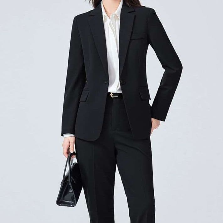 フォーマルスーツ エレガントな女性用ビジネススーツ