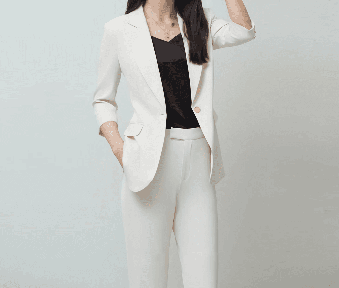 フォーマルスーツ エレガントな七分袖パンツスーツ