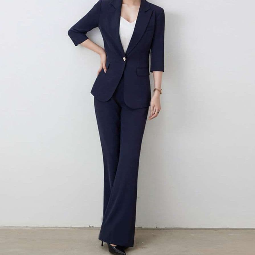 フォーマルスーツ エレガントな七分袖パンツスーツ