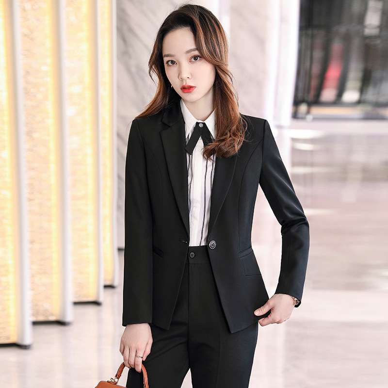 フォーマルスーツ 洗練オフィス向けフォーマルスーツ