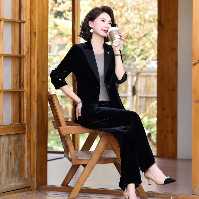フォーマルスーツ 優美なベルベット パンツスーツ セットアップ