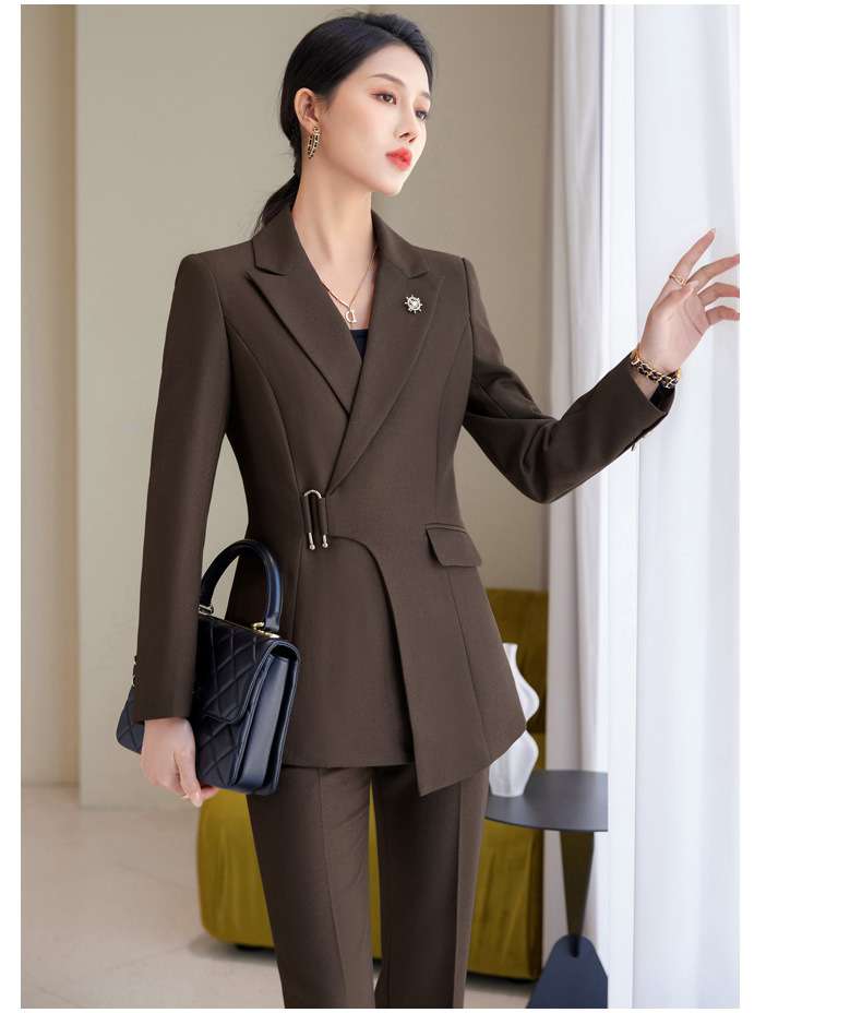 フォーマルスーツ エレガントビジネススーツ