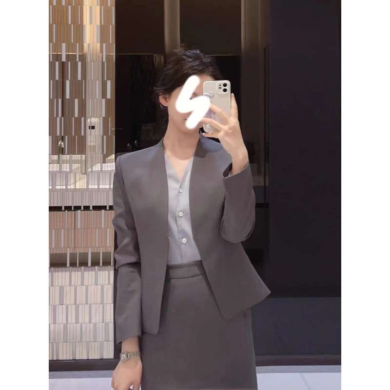 フォーマルスーツ 上質スタイリッシュ リクルートスーツ