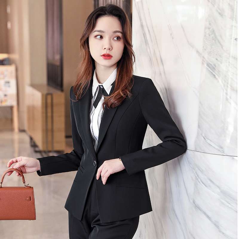 フォーマルスーツ 洗練オフィス向けフォーマルスーツ