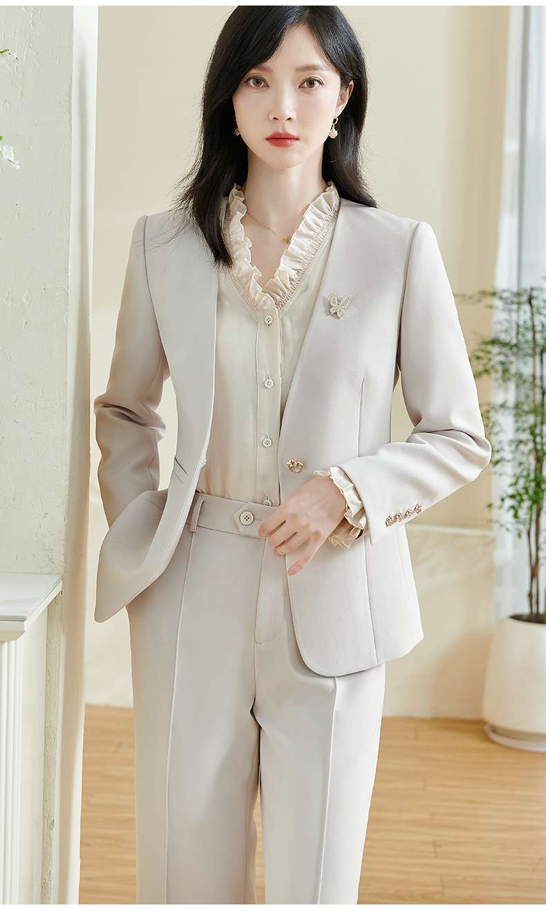 フォーマルスーツ エレガントオフホワイトレディーススーツセット