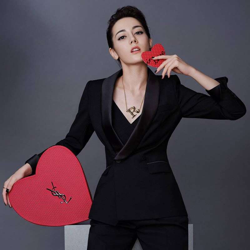 フォーマルスーツ エレガントなレディースパンツスーツ