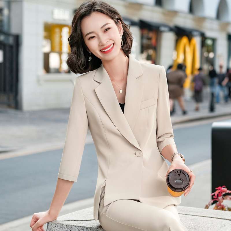 フォーマルスーツ 優美シルエットエレガントスーツ