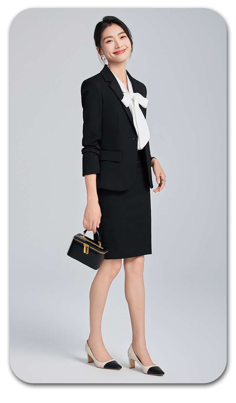 フォーマルスーツ エレガントリボンタイ付きスカートスーツ