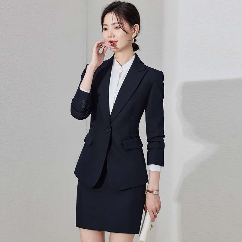 フォーマルスーツ エレガントビジネススーツ