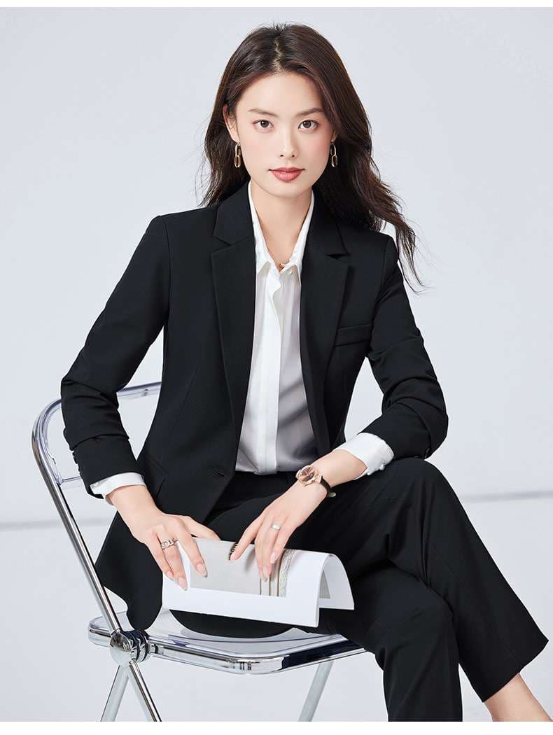 フォーマルスーツ エレガントな女性用ビジネススーツ