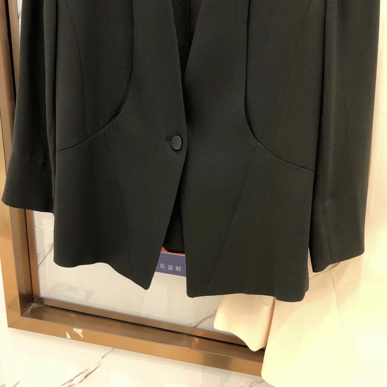 シンプル美人フォーマルスーツ